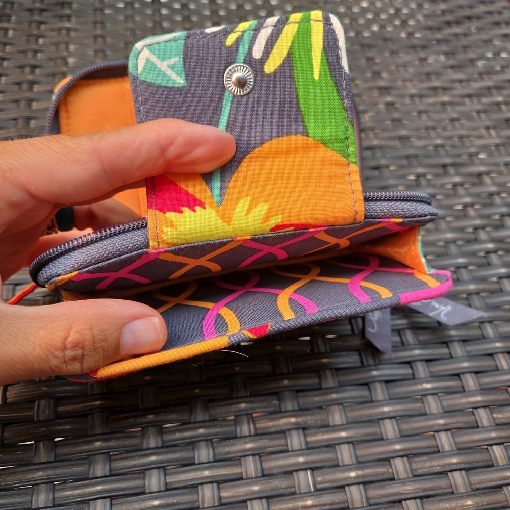 Vera Bradley Floral Wristlet Wallet ID Phone Jazzy Bloom Summer Floral Island - Picture 5 of 11